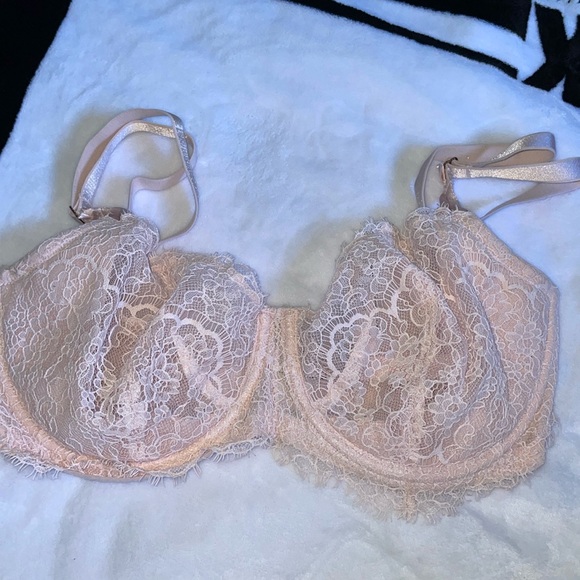 Victorias Secret Bra. - Picture 1 of 2